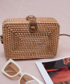Small MOQ Products Rectangle Vintage Fashion For Women R 38 11 001 04