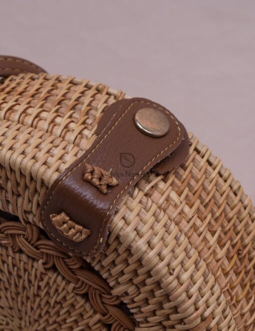 hot trend products round vintage twist pattern 20x8 cm rattan bag straw cosmetic bag rattan woven bag R 42 11 002 01