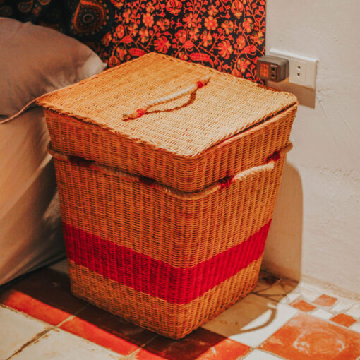 Rattan Basket With Rope Handle And Lid R 09 05 151 01