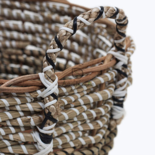 Set of two wholesale seagrass baskets with handles SG 09 05 470 01M