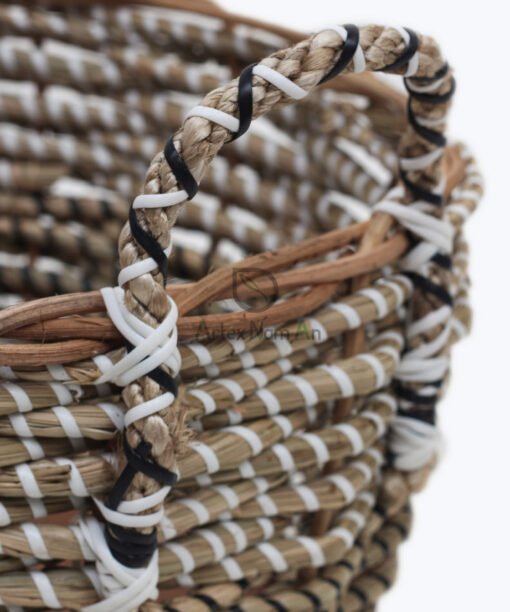 Set of two wholesale seagrass baskets with handles SG 09 05 470 01M