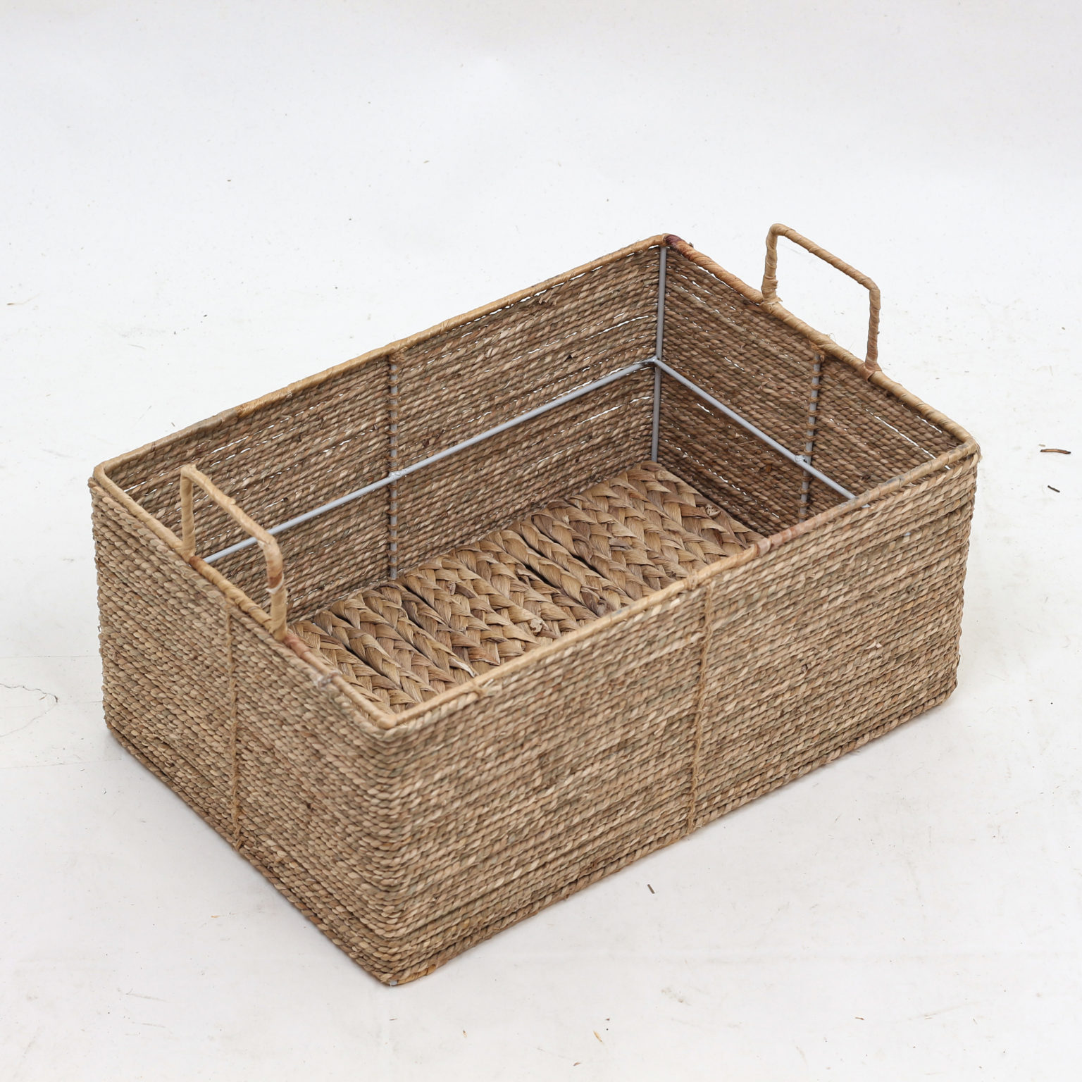 Eco-friendly sturdy rectangular seagrass storage organizer basket with handles and under bed storage