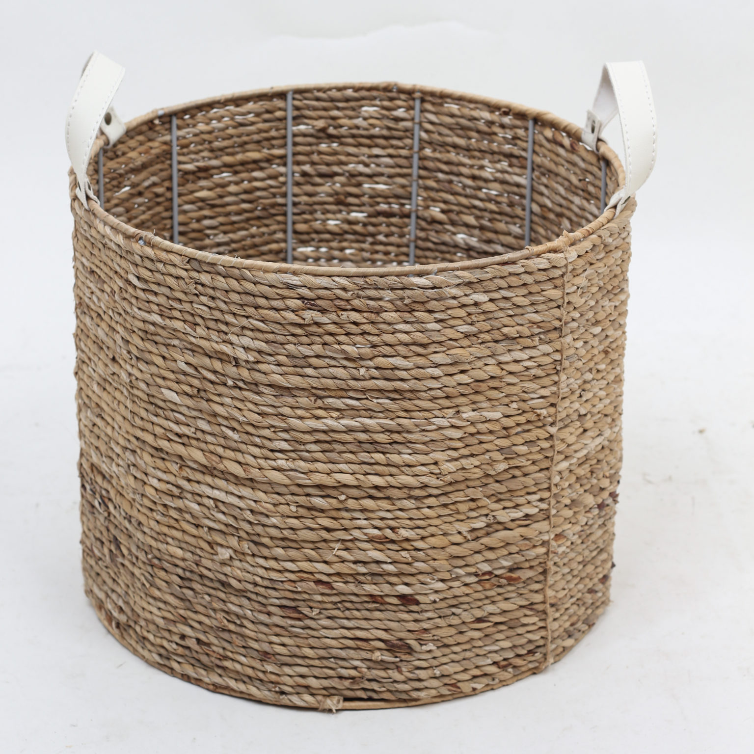 Round Water Hyacinth Laundry Basket With PU Handles