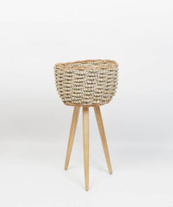 Seagrass planter with removable stands