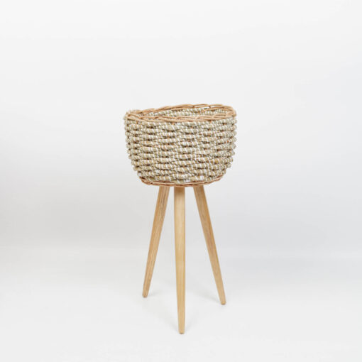 Seagrass planter with removable stands