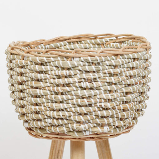 Seagrass planter with removable stands 9