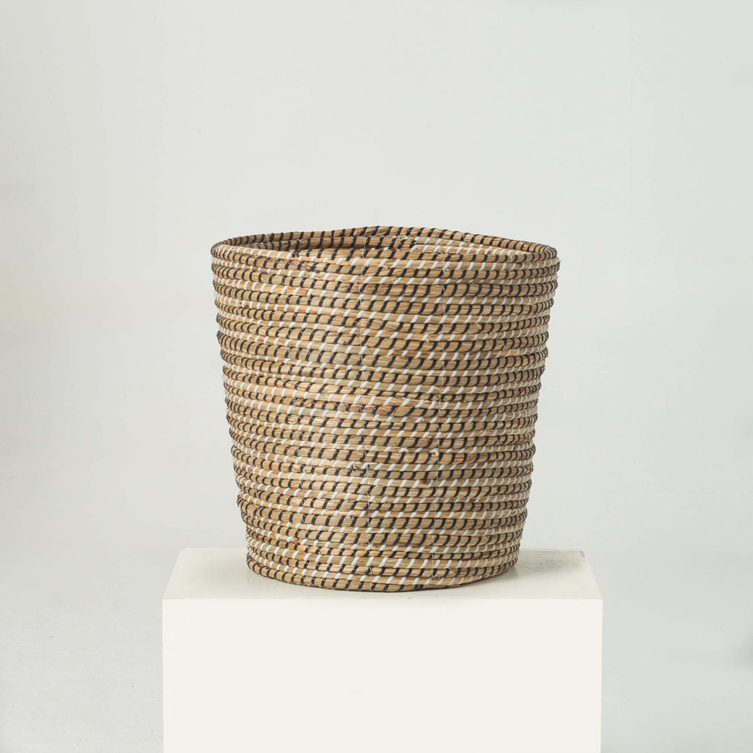 Natural Seagrass Banana Wicker Planters Indoor Wholesale