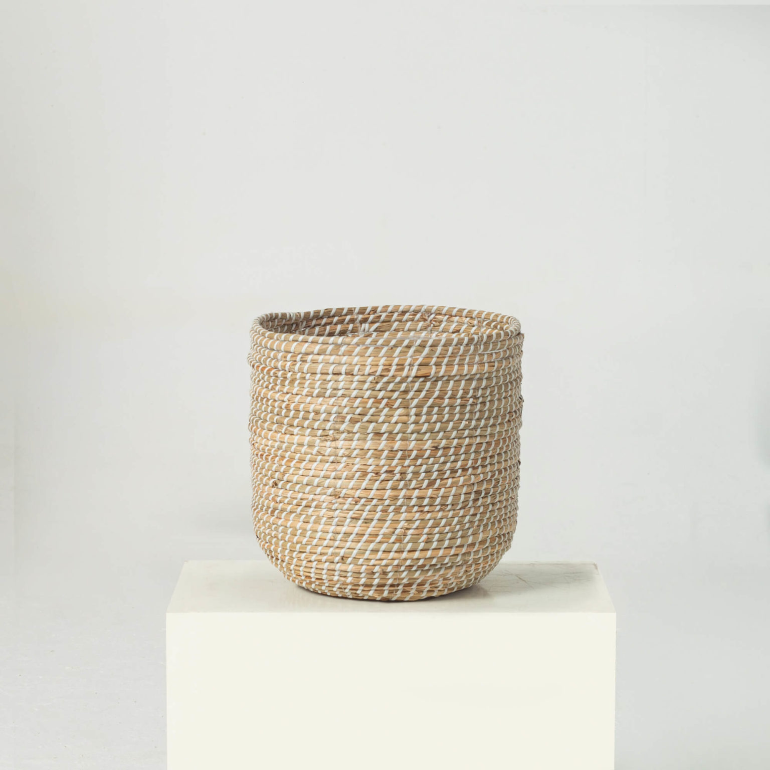 White Seagrass Wicker Scandinavian Plant Pots Wholesale