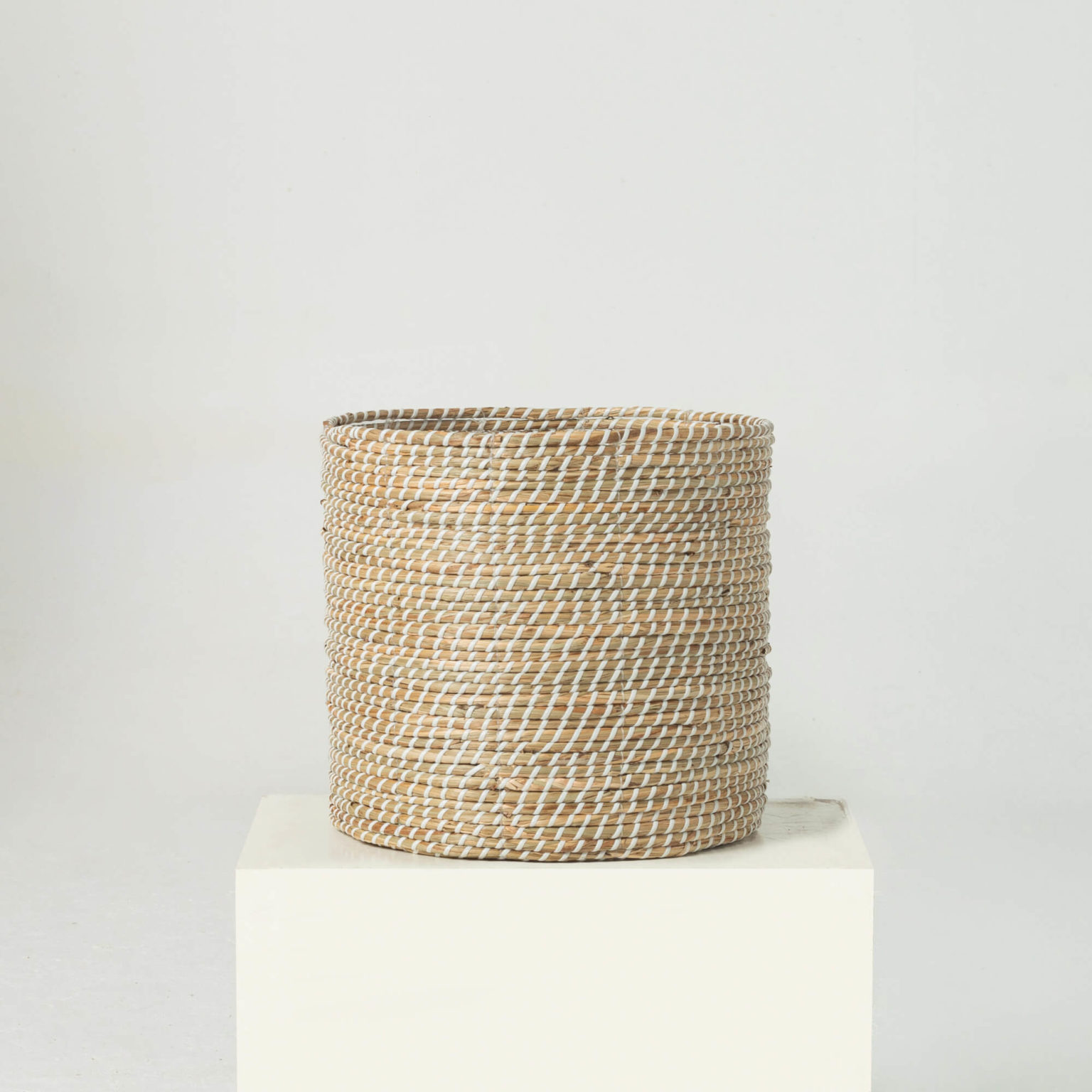 Minimal Woven Seagrass Baskets For Plants Wholesale