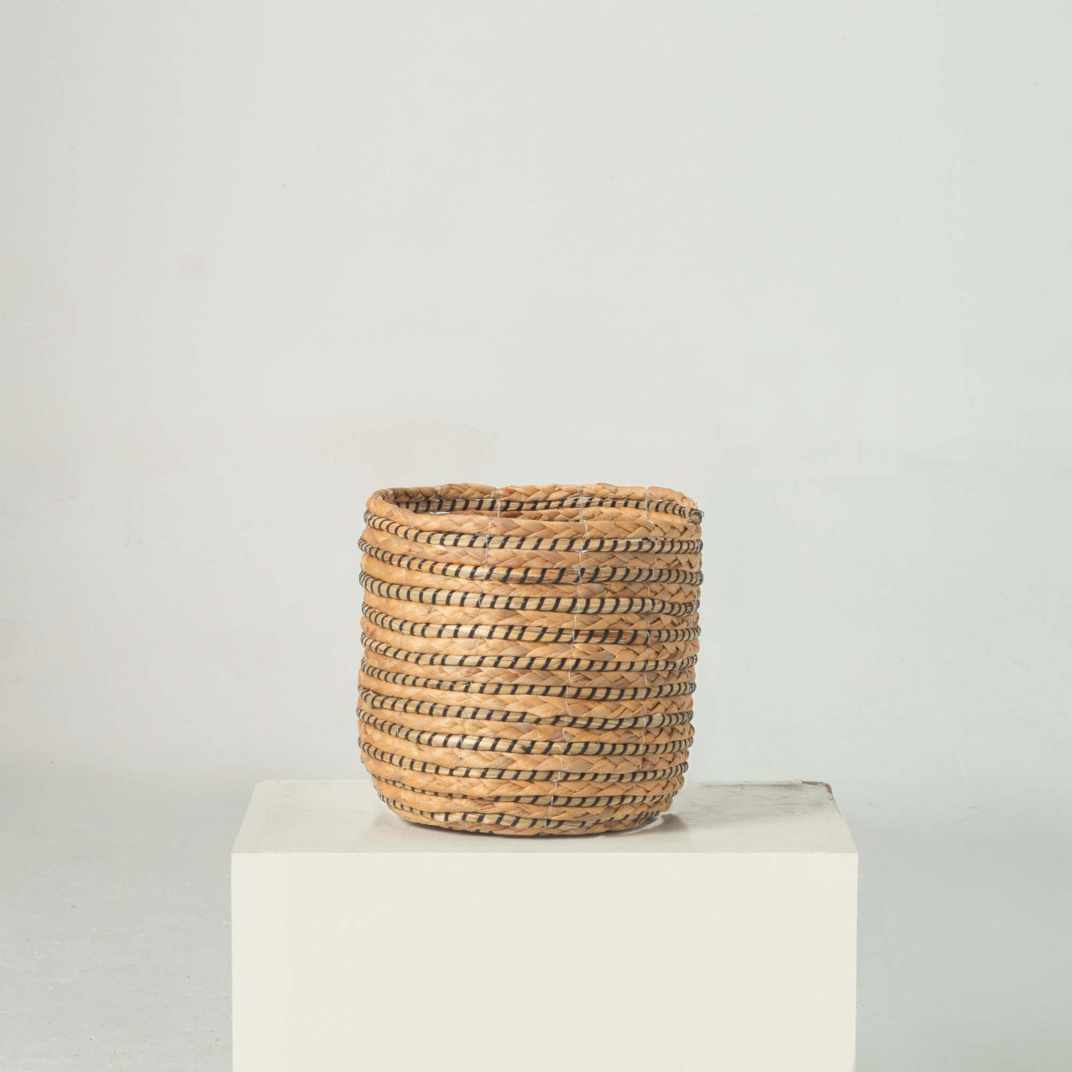 Natural Seagrass Banana Wicker Planters Indoor Wholesale