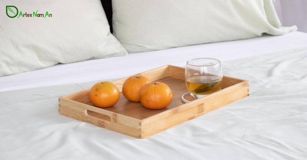 Laminated bamboo trays for eating
