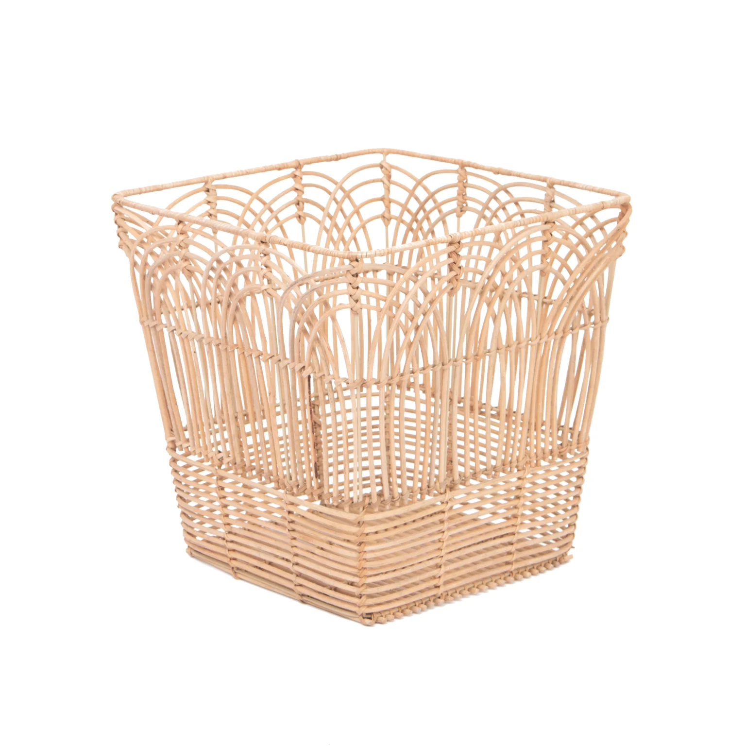 Shop Wholesale Natural Rattan Decorative Storage Basket with metal frame for modern home and office organization. Natural look, sturdy design, and display friendly style. We welcome bulk orders, OEM/ODM collaborations, and private label projects for retailers, wholesalers, sourcing agents, and HORECA buyers.