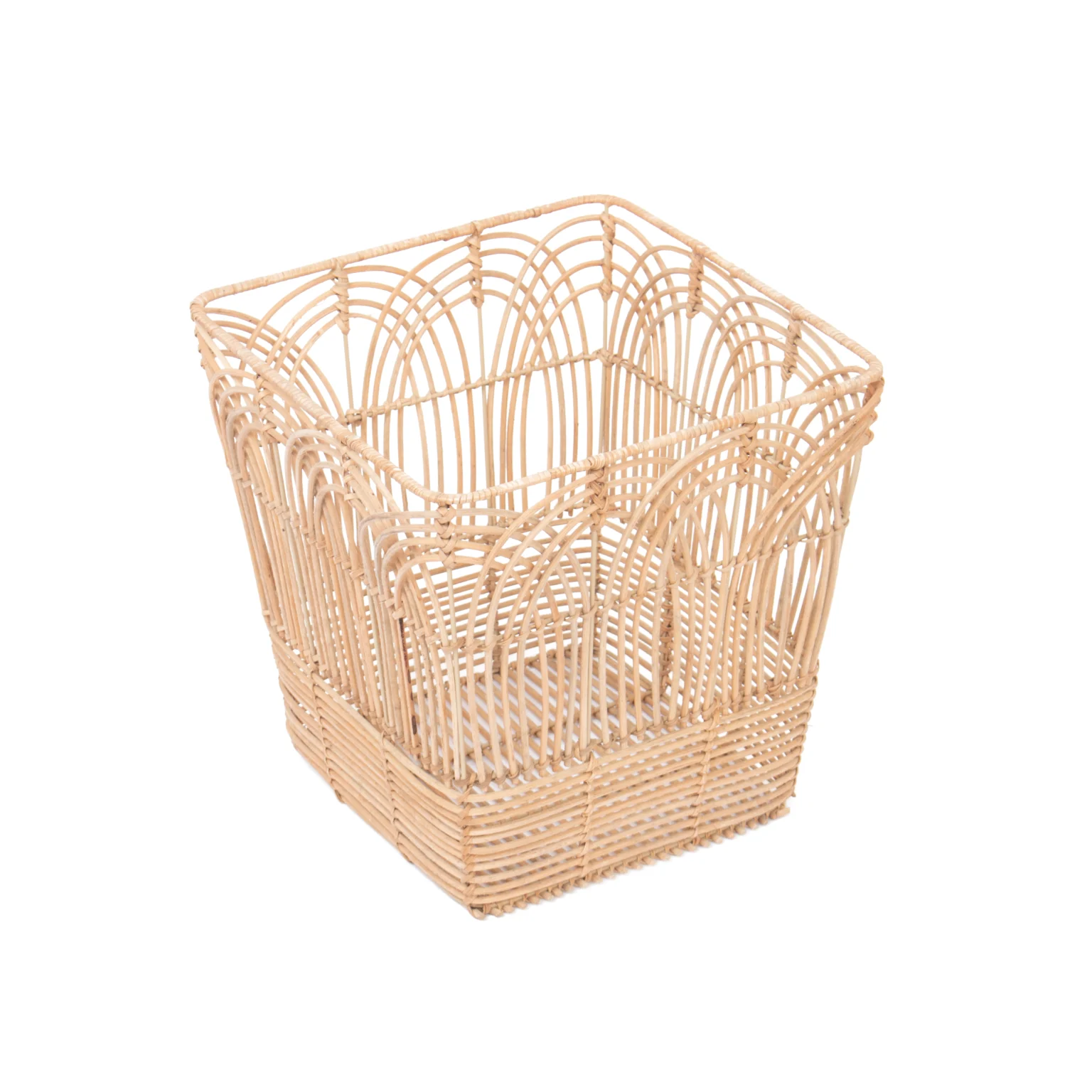 Shop Wholesale Natural Rattan Decorative Storage Basket with metal frame for modern home and office organization. Natural look, sturdy design, and display friendly style. We welcome bulk orders, OEM/ODM collaborations, and private label projects for retailers, wholesalers, sourcing agents, and HORECA buyers.