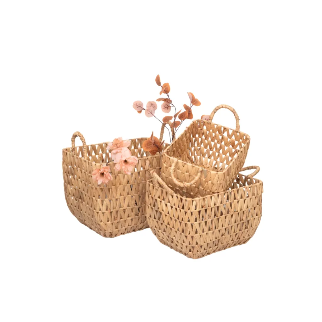 Shop Wholesale Water Hyacinth Laundry basket with lid Set of 3 Modern Design for laundry and storage organization in modern interiors. We welcome bulk orders, OEM/ODM collaborations, and private label projects for retailers, wholesalers, sourcing agents, and HORECA buyers.