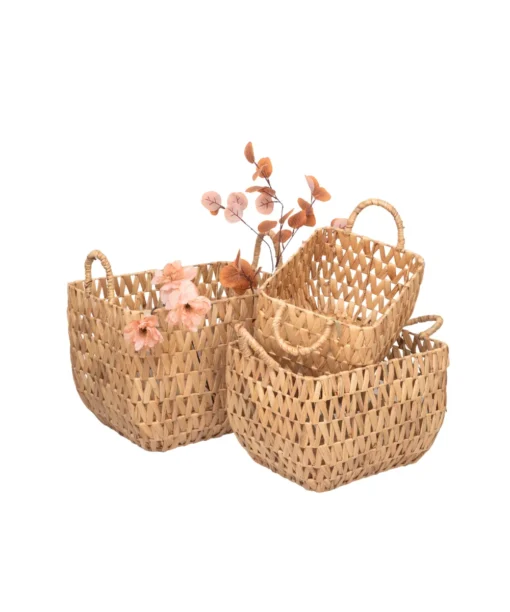 Shop Wholesale Water Hyacinth Laundry basket with lid Set of 3 Modern Design for laundry and storage organization in modern interiors. We welcome bulk orders, OEM/ODM collaborations, and private label projects for retailers, wholesalers, sourcing agents, and HORECA buyers.