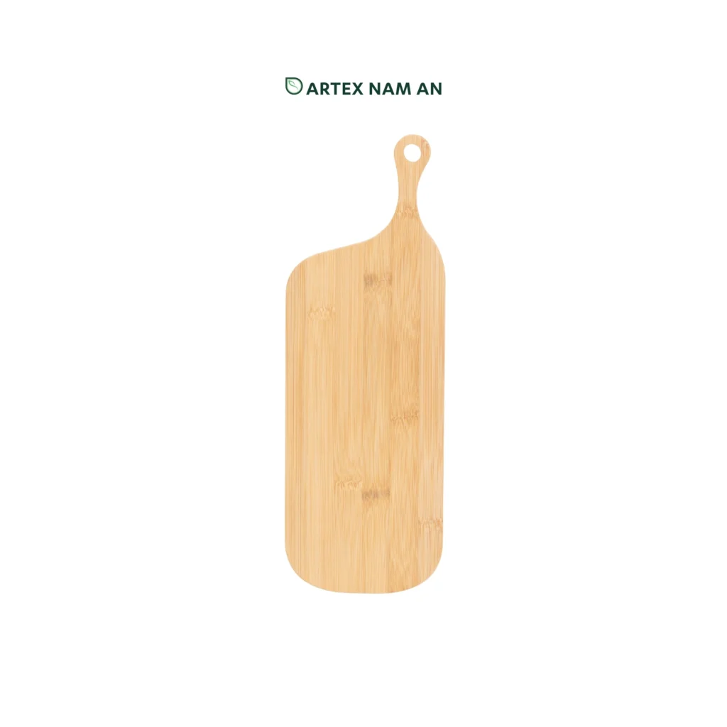 Organic shape Wholesale Bamboo Wood Cutting Board Serving board Chopping Block in FSC certified, non toxic, food safe bamboo for modern kitchens. We welcome bulk orders, OEM/ODM collaborations, and private label projects for retailers, wholesalers, sourcing agents, and HORECA buyers.