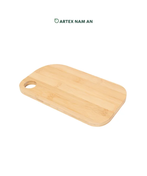 Shop Wholesale Non-Toxic, Food Safe FSC certified Bamboo Serving Board in an organic shape for cutting, serving and cheese display. Ideal for home, office, HORECA and retail kitchen collections. We welcome bulk orders, OEM/ODM collaborations, and private label projects for retailers, wholesalers, sourcing agents and HORECA buyers.