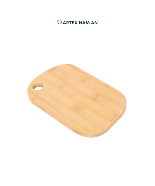 Shop Wholesale Sustainable Bamboo Cutting Board for Food Service in organic shape, FSC certified, non toxic and food safe for modern kitchens and HORECA. We welcome bulk orders, OEM/ODM collaborations, and private label projects for retailers, wholesalers, sourcing agents, and HORECA buyers.