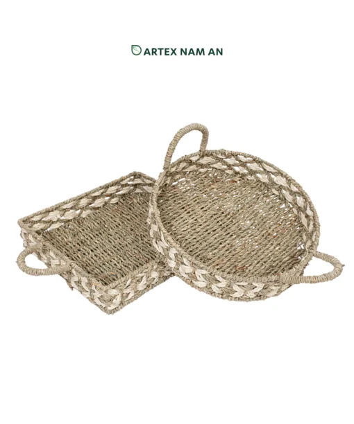 Discover Wholesale Seagrass with Palm leaf Round Storage tra for stylish kitchen and living room organization. Natural, handcrafted tray for farmhouse and bohemian décor. We welcome bulk orders, OEM/ODM collaborations, and private label projects for retailers, wholesalers, sourcing agents, and HORECA buyers.
