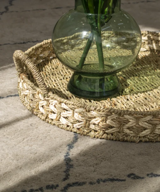 Discover Wholesale Seagrass with Palm leaf Round Storage tra for stylish kitchen and living room organization. Natural, handcrafted tray for farmhouse and bohemian décor. We welcome bulk orders, OEM/ODM collaborations, and private label projects for retailers, wholesalers, sourcing agents, and HORECA buyers.