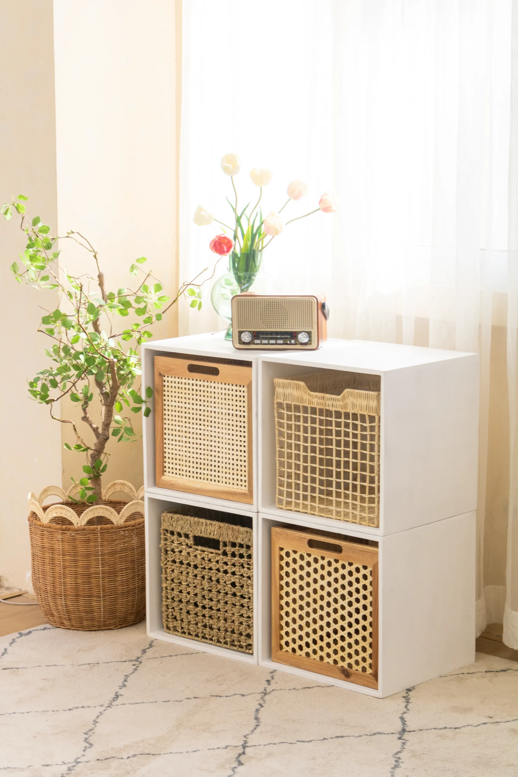 Wholesale Space Saving Acacia wood folding basket with mesh detail, FSC certified, ideal for Ikea Kallax shelves and office, kitchen or bathroom organization. We welcome bulk orders, OEM/ODM collaborations, and private label projects for retailers, wholesalers, sourcing agents, and HORECA buyers.