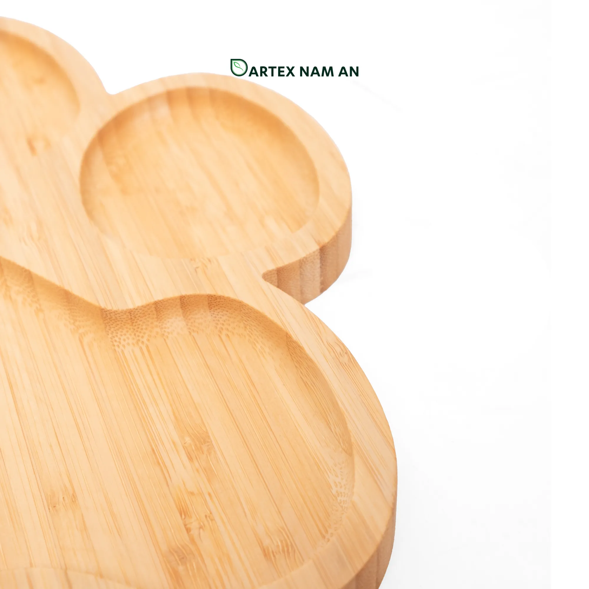 Wholesale Serving Board made from Bamboo, Paw Shaped for Charcuterie, Kitchen and HORECA Dining Wholesale Serving Board made from Bamboo, Paw Shaped for Charcuterie, Kitchen and HORECA Dining