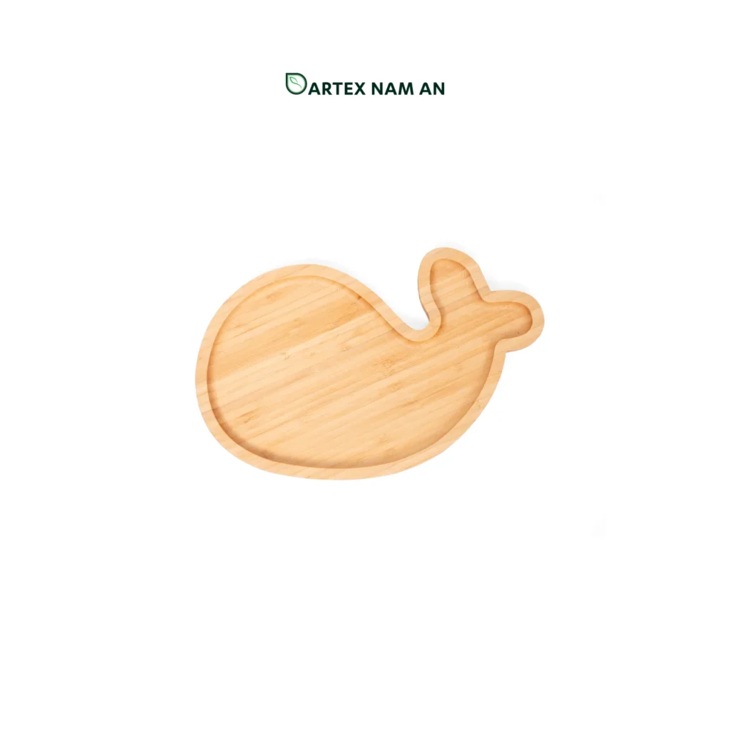 Wholesale Bamboo Serving Tray whale shaped for charcuterie, snacks and casual dining in minimalist and modern interiors. Ideal for home, cafés, restaurants and hotels. We welcome bulk orders, OEM/ODM collaborations and private label projects for retailers, wholesalers, sourcing agents and HORECA buyers.