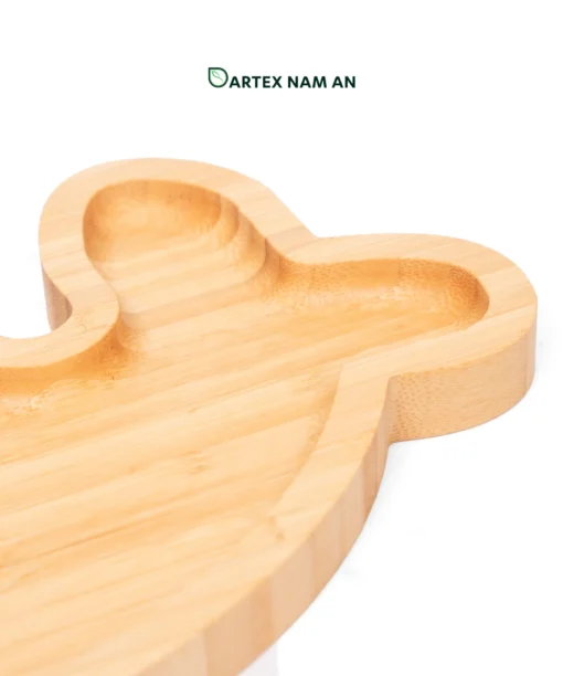 Wholesale Bamboo Serving Tray whale shaped for charcuterie, snacks and casual dining in minimalist and modern interiors. Ideal for home, cafés, restaurants and hotels. We welcome bulk orders, OEM/ODM collaborations and private label projects for retailers, wholesalers, sourcing agents and HORECA buyers.