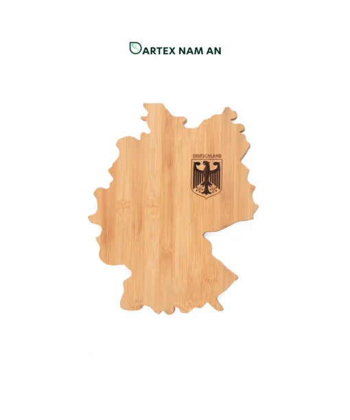 Wholesale Bamboo Serving Tray with laser engraved Germany map, ideal as a serving tray, charcuterie and cheese board or light cutting board for home, office and HORECA dining. We welcome bulk orders, OEM/ODM collaborations and private label projects for retailers, wholesalers, sourcing agents and hospitality buyers.