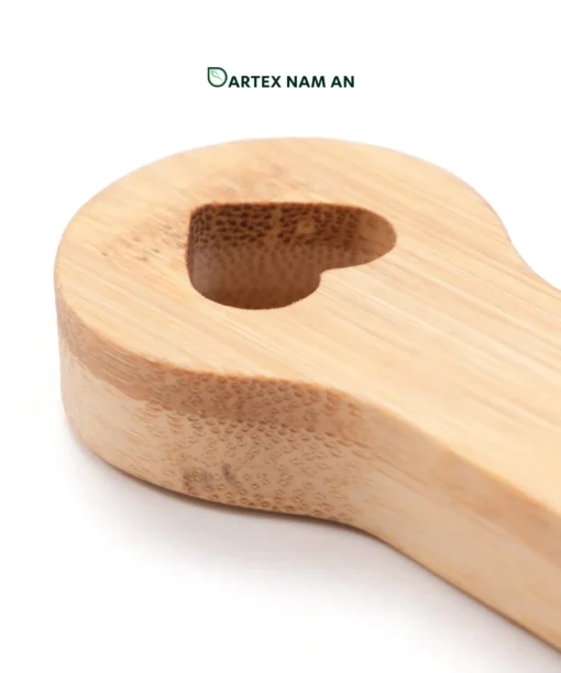 Wholesale Bamboo Serving Tray with laser engraved flower decoration for charcuterie, snacks and HORECA dining in minimalist and modern interiors. Ideal for home, hotel, café and restaurant use. We welcome bulk orders, OEM/ODM collaborations, and private label projects for retailers, wholesalers, sourcing agents, and HORECA buyers.