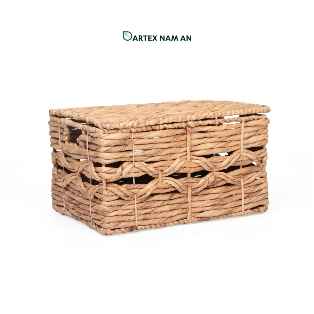 Wholesale Storage Basket made from natural water hyacinth with lid for tidy home, office, HORECA and retail organization in contemporary, modern, coastal and boho chic interiors. We welcome bulk orders, OEM/ODM collaborations and private label projects for retailers, wholesalers, sourcing agents and hospitality buyers.