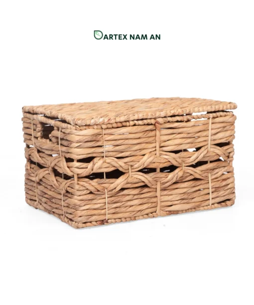 Wholesale Storage Basket made from natural water hyacinth with lid for tidy home, office, HORECA and retail organization in contemporary, modern, coastal and boho chic interiors. We welcome bulk orders, OEM/ODM collaborations and private label projects for retailers, wholesalers, sourcing agents and hospitality buyers.
