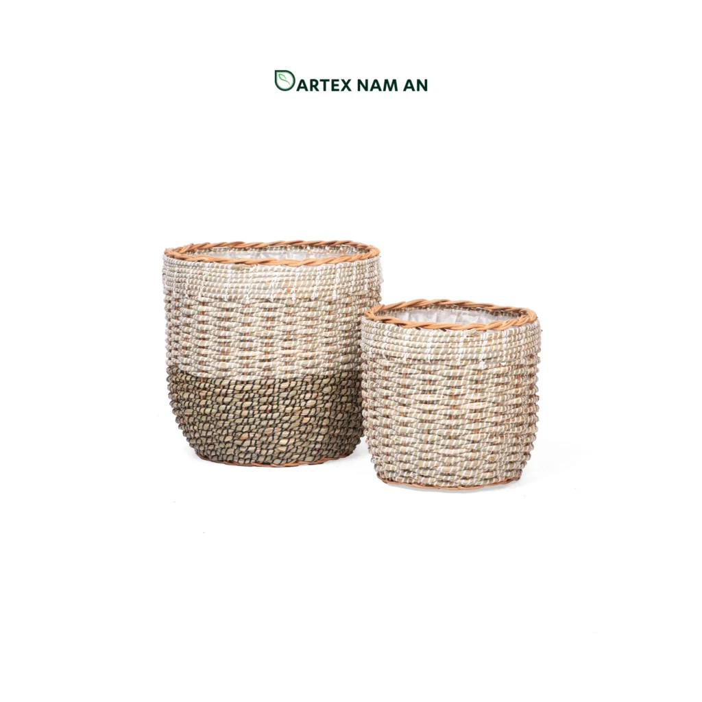 Wholesale Planter made from seagrass and rattan core for indoor gardens and modern interiors. Ideal for contemporary, midcentury, modern and Japandi style homes, HORECA spaces and retail décor. We welcome bulk orders, OEM or ODM collaborations and private label projects for retailers, wholesalers, sourcing agents and HORECA buyers.