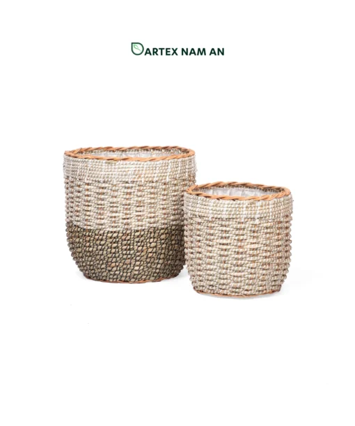 Wholesale Planter made from seagrass and rattan core for indoor gardens and modern interiors. Ideal for contemporary, midcentury, modern and Japandi style homes, HORECA spaces and retail décor. We welcome bulk orders, OEM or ODM collaborations and private label projects for retailers, wholesalers, sourcing agents and HORECA buyers.