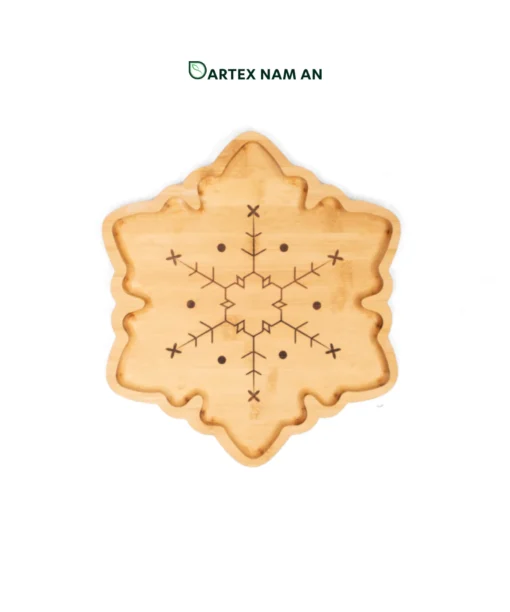 Wholesale Bamboo Serving Tray with laser engraved Christmas decoration for charcuterie, snacks and festive dining in home, office and HORECA settings. Ideal for minimalist and modern interiors. We welcome bulk orders, OEM/ODM collaborations and private label projects for retailers, wholesalers, sourcing agents and HORECA buyers.