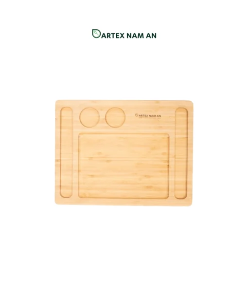 Wholesale Bamboo Serving Tray for steak serving, lunch and dinner presentation in modern kitchens, hotels, cafés and restaurants. Ideal for minimalist and contemporary interiors. We welcome bulk orders, OEM/ODM collaborations and private label projects for retailers, wholesalers, sourcing agents and HORECA buyers.