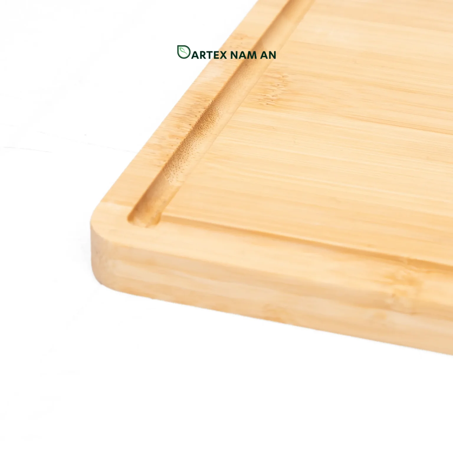 Wholesale Bamboo Serving Tray in a set of 2 with juice groove, suitable for charcuterie, serving and light cutting in home, office and HORECA kitchens. We welcome bulk orders, OEM/ODM collaborations and private label projects for retailers, wholesalers, sourcing agents and hospitality buyers.