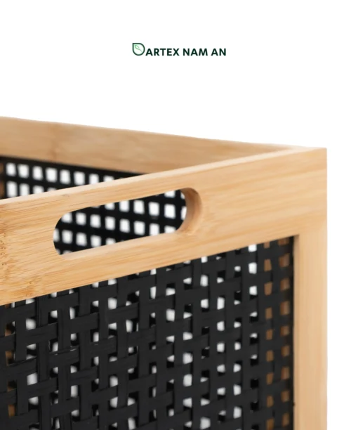 Optimize freight costs and elevate store displays with our deep cube-format Wholesale Storage Basket. Features a premium natural bamboo frame and bold black woven mesh panels. Perfect for HORECA linens, office storage, and retail shelves. Smart flat-pack knock-down design. Bulk ready.