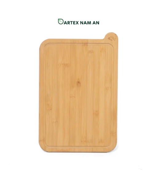 Streamline kitchen safety with our Wholesale Cutting Board made from 100% natural bamboo. Features a specific fish-index tab for cross-contamination prevention and a perimeter juice groove. Ideal for HORECA, eco-friendly retailers, and modern office pantries. Durable, antimicrobial, and bulk-ready.