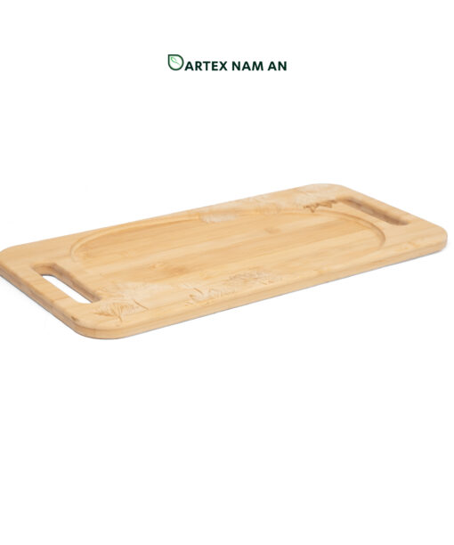 Expand your catalog with our premium natural bamboo Wholesale Serving Tray. Features dual cut-out handles, artistic floral engravings, and an asymmetrical groove. Ideal for HORECA, corporate events, and Japandi-style retail. Durable, sustainable, and ready for bulk sourcing.