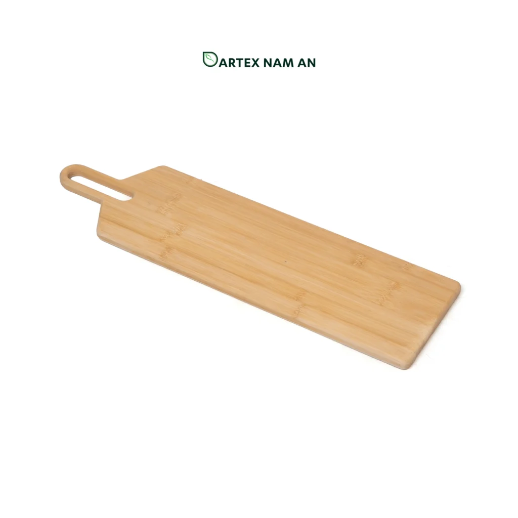 Expand your inventory with our extra-long natural bamboo Wholesale Serving Tray. Featuring a sleek rectangular silhouette and an integrated paddle handle. Perfect for space-saving table service in HORECA, corporate pantries, and retail. Fits Japandi, Scandinavian, and Minimalist interior styles. Bulk ready.