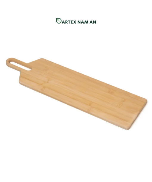 Expand your inventory with our extra-long natural bamboo Wholesale Serving Tray. Featuring a sleek rectangular silhouette and an integrated paddle handle. Perfect for space-saving table service in HORECA, corporate pantries, and retail. Fits Japandi, Scandinavian, and Minimalist interior styles. Bulk ready.