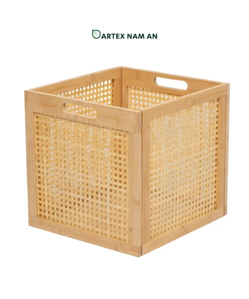 Maximize container space and retail margins with our cube-shaped Wholesale Storage Basket. Crafted from sustainable natural bamboo with breathable woven panels and dual handles. Flat-pack knock-down design ensures ultra-low shipping costs. Perfect for HORECA, offices, and modular shelving units. Bulk ready.