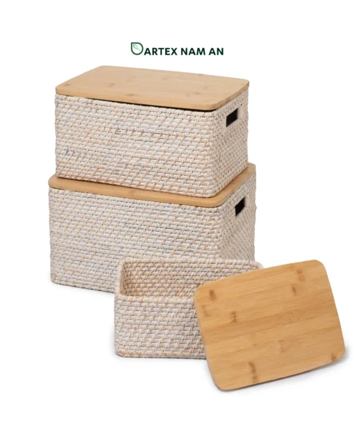Optimize your storage inventory with our 3-piece nesting Wholesale Rattan Basket set. Hand-woven from washed natural rattan with solid, removable bamboo lids and integrated handles. Ideal for HORECA room amenities, modern offices, and retail shelves. Fits Japandi and Scandinavian decors. Bulk ready.