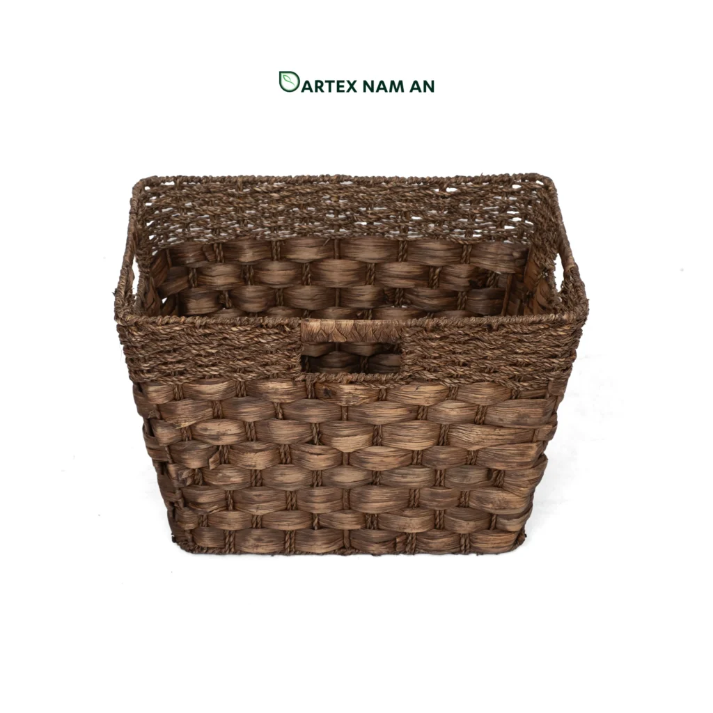 Optimize commercial shelf space with our high-capacity Wholesale Storage Basket. Handwoven from dark brown seagrass and water hyacinth with multi-directional 4-way handles. Perfect for HORECA utilities, office sorting, and retail displays. Nestable for low-cost bulk freight.