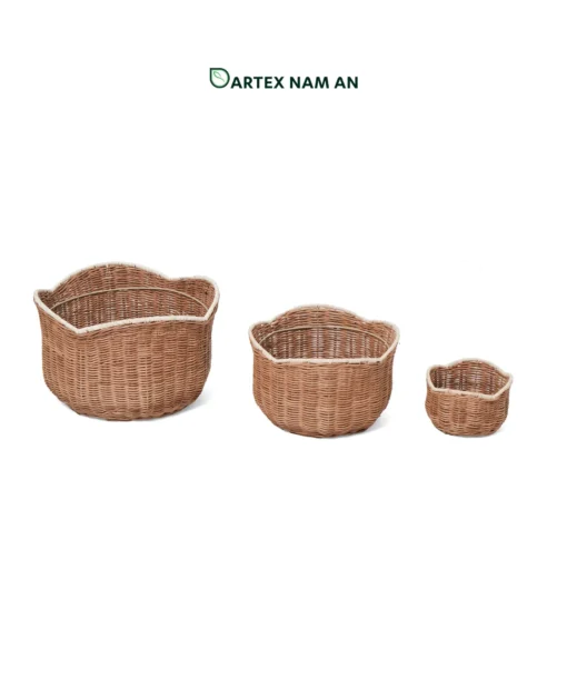 Expand your collection with our premium Wholesale Rattan Planter set of 3 nesting baskets. Featuring a rich natural brown body and an organic, scalloped cream accent rim. Ideal for indoor gardens, boutique hotel lobbies, contemporary offices, and lifestyle retail. Durable, stackable, and bulk-ready.