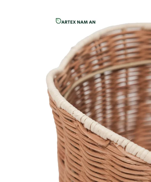 Expand your collection with our premium Wholesale Rattan Planter set of 3 nesting baskets. Featuring a rich natural brown body and an organic, scalloped cream accent rim. Ideal for indoor gardens, boutique hotel lobbies, contemporary offices, and lifestyle retail. Durable, stackable, and bulk-ready.
