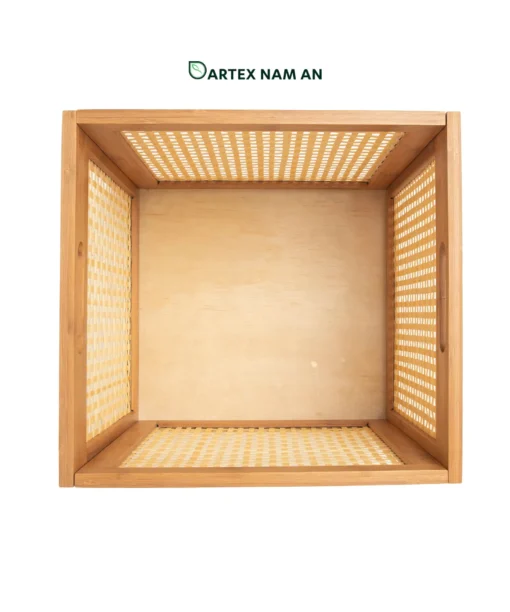 Lower international shipping costs with our knock-down Wholesale Storage Basket. Crafted from premium natural bamboo with breathable woven webbing and 4-way handles. Ideal for HORECA, offices, and retail shelves. Bulk ready.