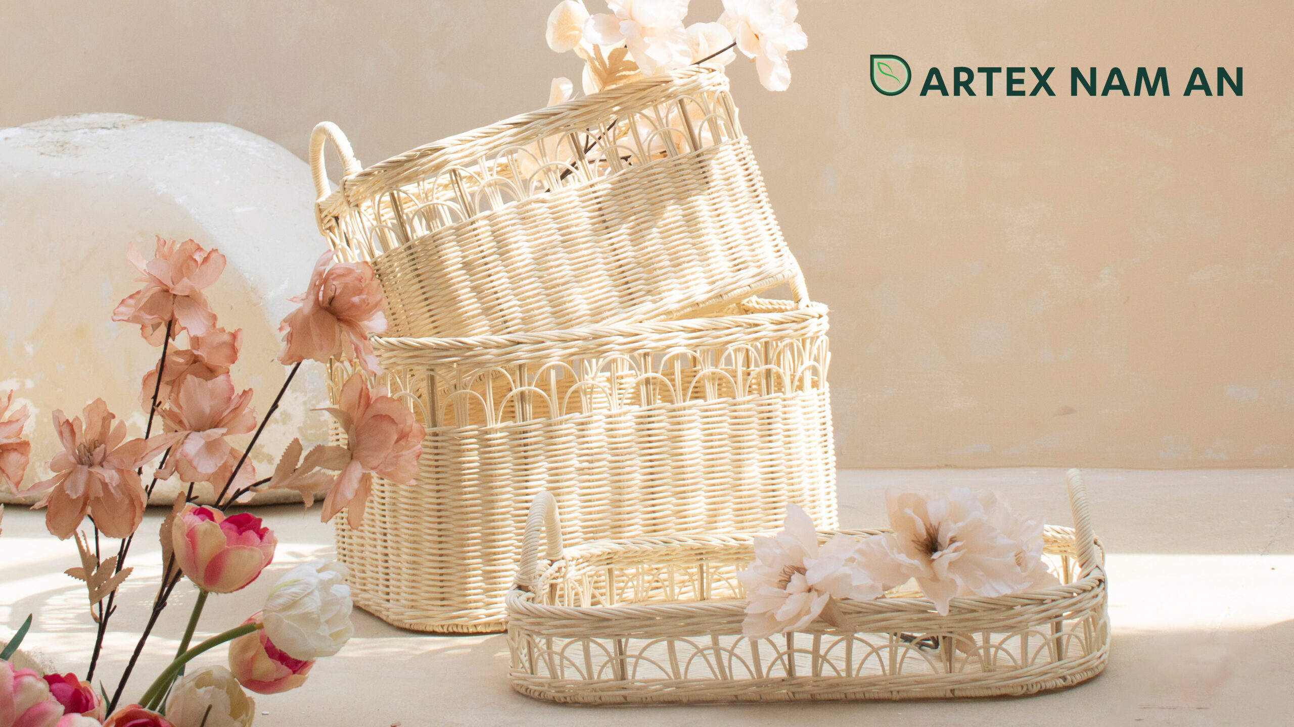 Wholesale OEM & ODM Premium Handmade Natural Rattan Storage Basket Planter for Household and HORECA Supply