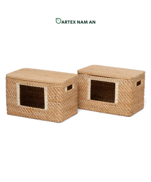 Optimize commercial vertical space with our modular stackable Wholesale Rattan Basket. Hand-woven rattan with solid bamboo lids and front-access windows for easy retrieval. Perfect for HORECA room amenities, offices, and modern retail. Bulk ready.